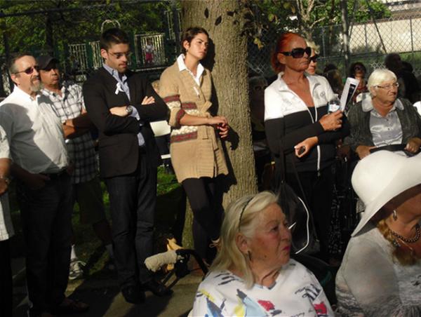 Во время памятной церемонии, посвященной 12-й годовщине теракта 11 сентября, в бруклинском Ассер-Леви-Парке Photo Courtesy: Люба Юсуфова  / stmegi.info 