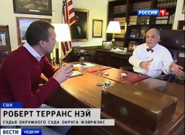 После принятия антимагнитского закона Думой канал «Россия 1» взял интервью у судьи Роберта Терранса Нэя в Вирджинии, который оправдал Майлса Харрисона, приемного отца Димы Яковлева. Он стал одним из тех, кому будет запрещен въезд в Россию, если закон будет подписан.Photo Courtesy: «Россия 1» / Seagull Publications После принятия антимагнитского закона Думой канал «Россия 1» взял интервью у судьи Роберта Терранса Нэя в Вирджинии, который оправдал Майлса Харрисона, приемного отца Димы Яковлева. Он стал одним из тех, кому будет запрещен въезд в Россию, если закон будет подписан.Photo Courtesy: «Россия 1» / Seagull Publications