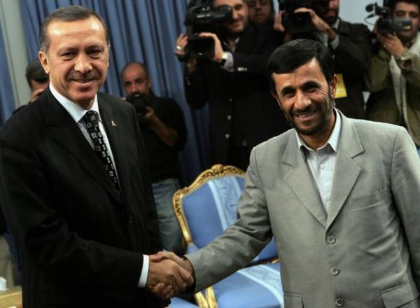Премьер-министр Турции Реджеп Тайип Эрдоган и президент Ирана Махмуд Ахмадинежад