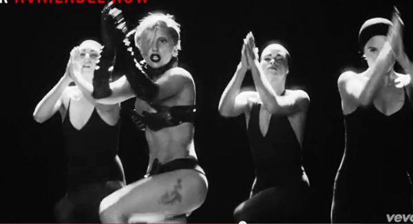 Леди Гага заработала за прошлый год 80 миллионов долларов. Кадр из последнего видеоклипа певицы Applause.