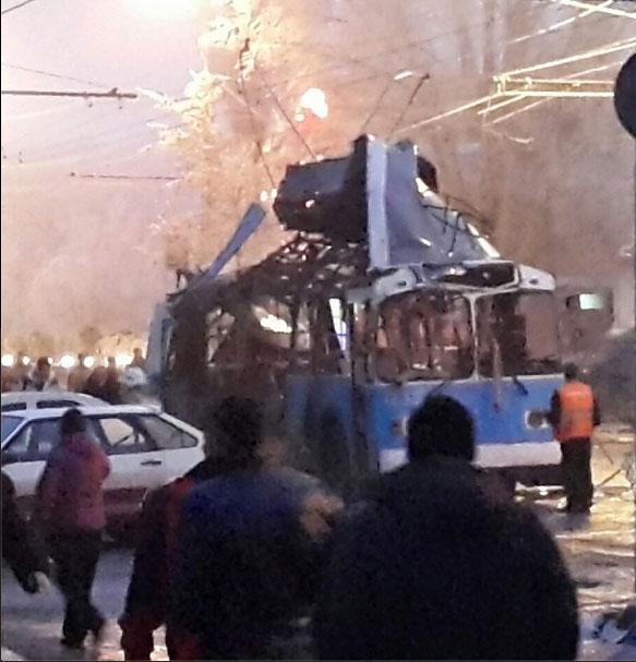 После взрыва троллейбуса в Волгограде. 30 декабря 2013 г.