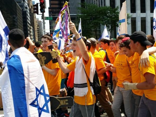 Фото Александра Сиротина с парада в честь Израиля.