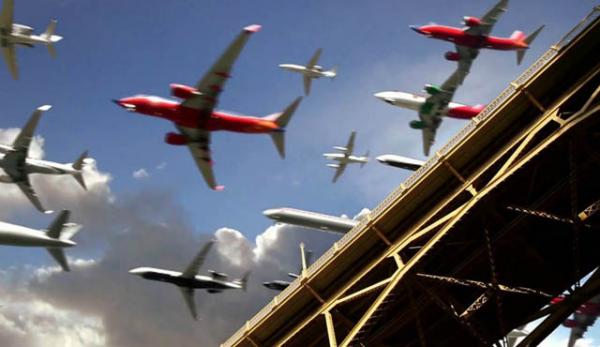 Кадр видео Сая Какенбейкера «Самолеты садятся в аэропорту Сан-Диего». Photo courtesy Cy Kuckenbaker / Vimeo.com