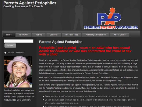 Страница веб-сайта организации «Родители против педофилов» (ParentsAgainstPedophiles.com). На снимке слева: Джессика Ландфорд была изнасилована и убита педофилом Джоном Эвандером Куи в 2005 г. 
