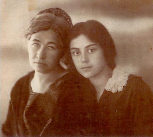Мать Ростроповича (слева) и моя мать Раиса Глезер