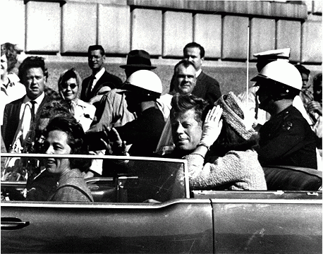 Одно из последних фото Джона Кеннеди перед покушением