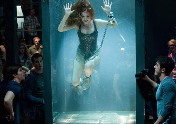 Айла Фишер в фильме «Вот вы меня видите». Photo: Barry Wetcher, SMPSP / © 2013 Summit Entertainment, LLC Айла Фишер в фильме «Вот вы меня видите». Photo: Barry Wetcher, SMPSP / © 2013 Summit Entertainment, LLC