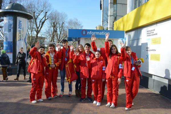 Волонтеры на Олимпиаде в Сочи. Февраль, 2014 года. Фото В.Массальского