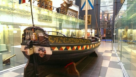 v_Centralnom_voenno-morskom_muzee_v_Peterburge.jpg
